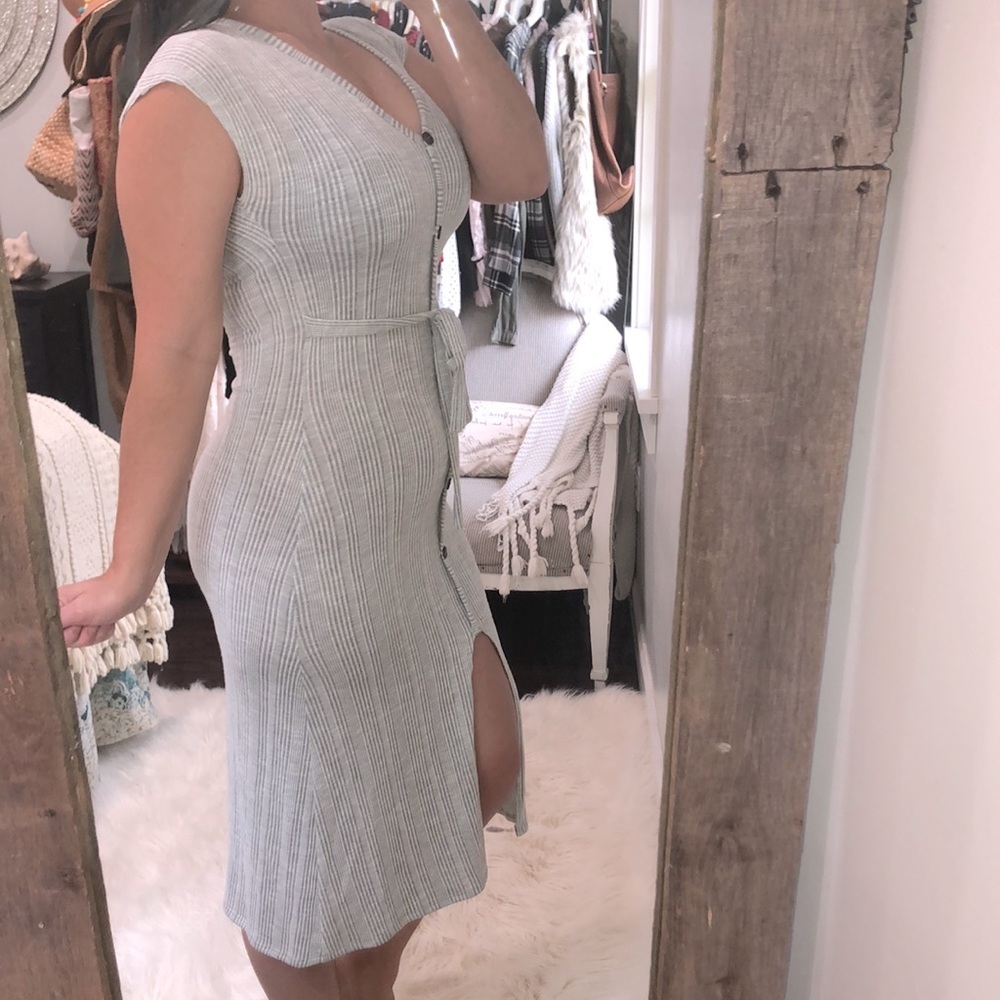 CAUTION to the wind size medium grey boho midi dress - Picture 2 of 6